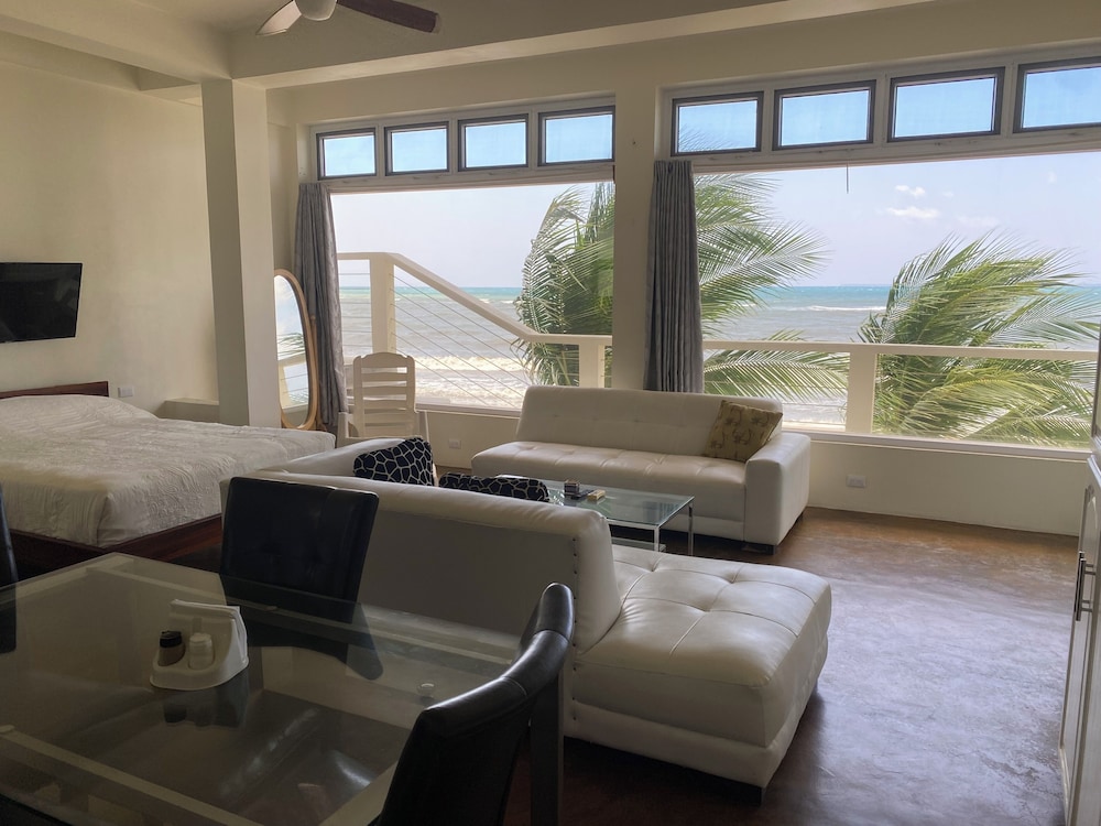 Luxury Suite, Beach View photo 1