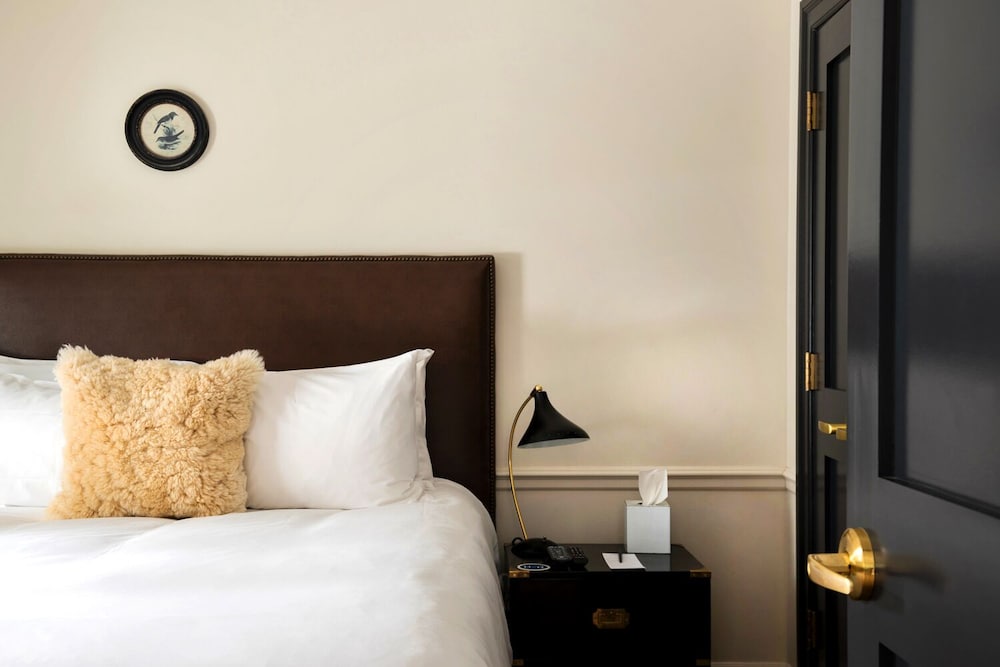 Apartment (Carriage House Apartment)