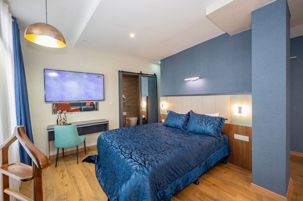 Terrace Suite With Jacuzzi photo 1