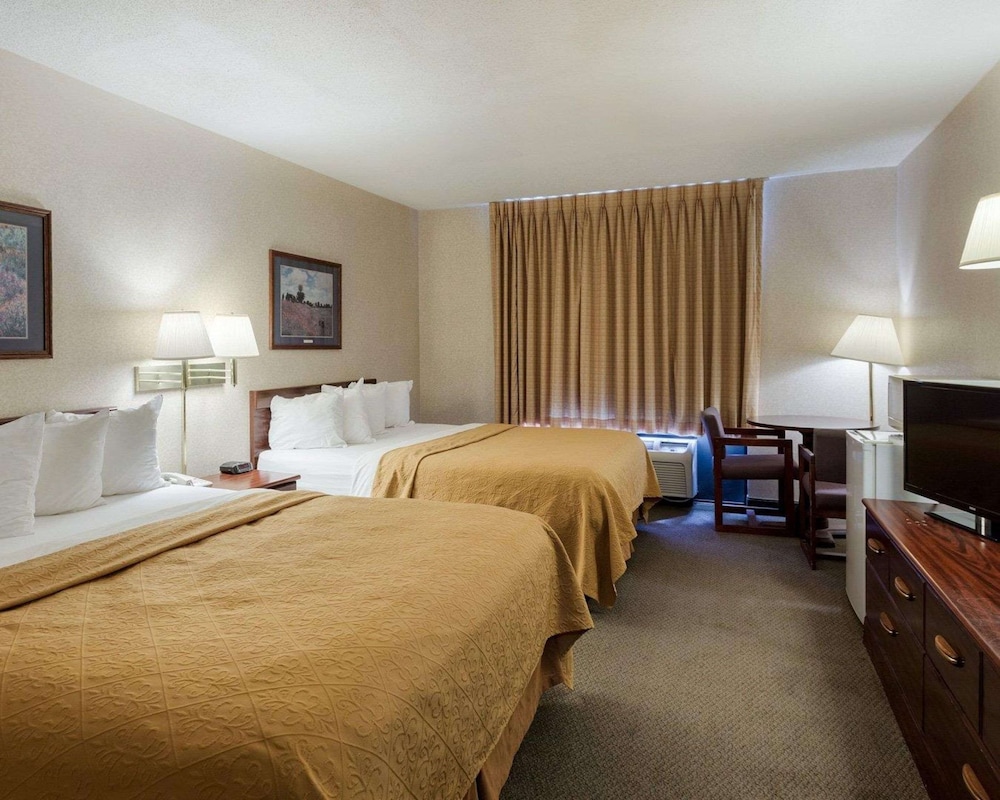 Standard Room, 2 Queen Beds, Non Smoking - Photo 1