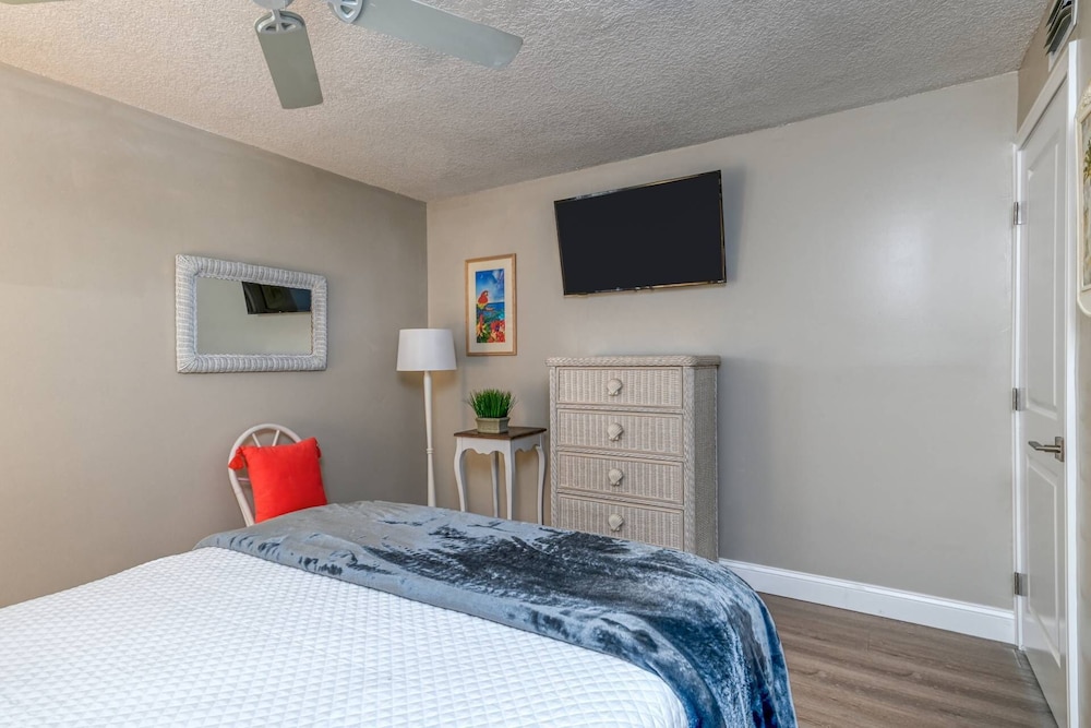 Condo (Ocean Villa's #76) photo 3