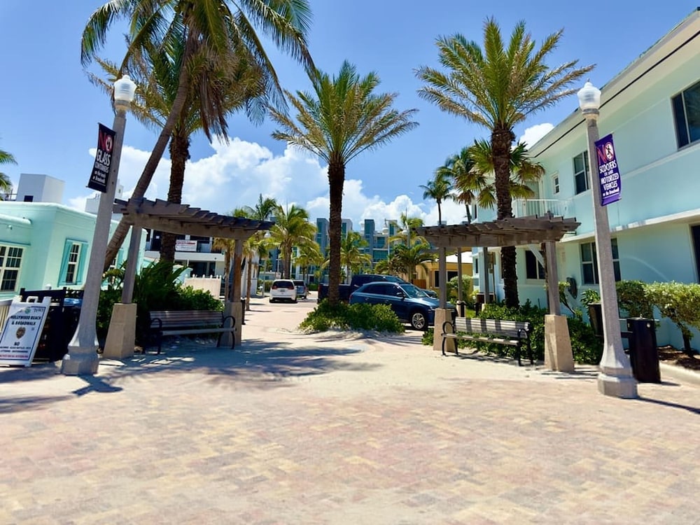 Beach Lover s Studio Apartment in Hollywood FL, Photo 21