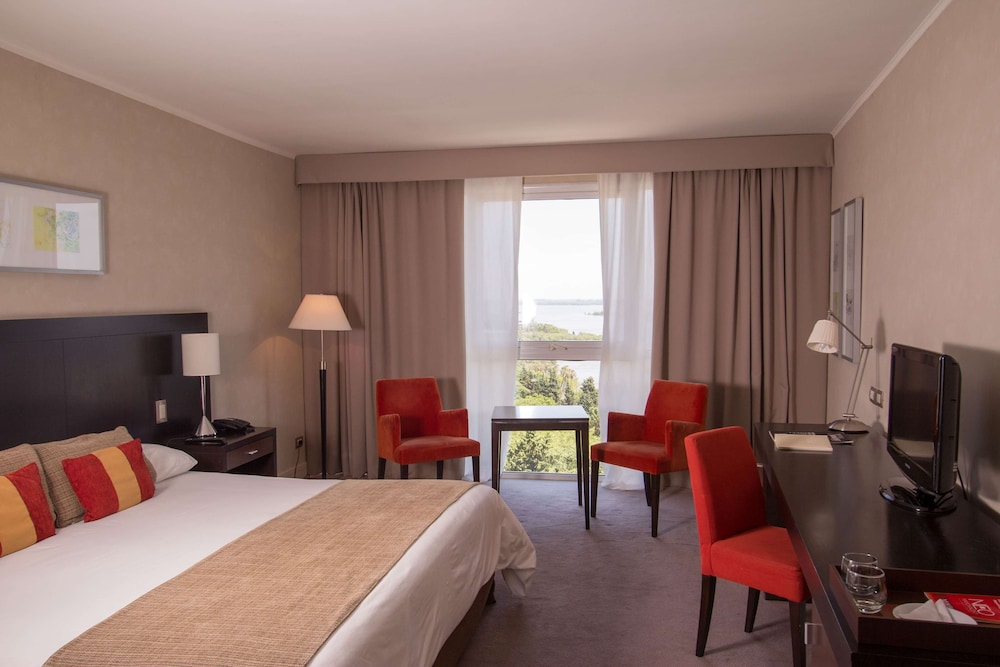 Superior Room, 1 King Bed, Accessible, Non Smoking photo 1