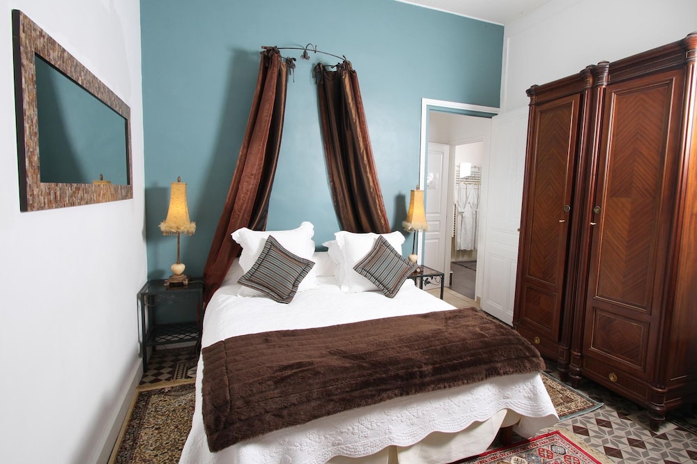 Luxury Apartment, 4 Bedrooms, Kitchen, Valley View photo 1