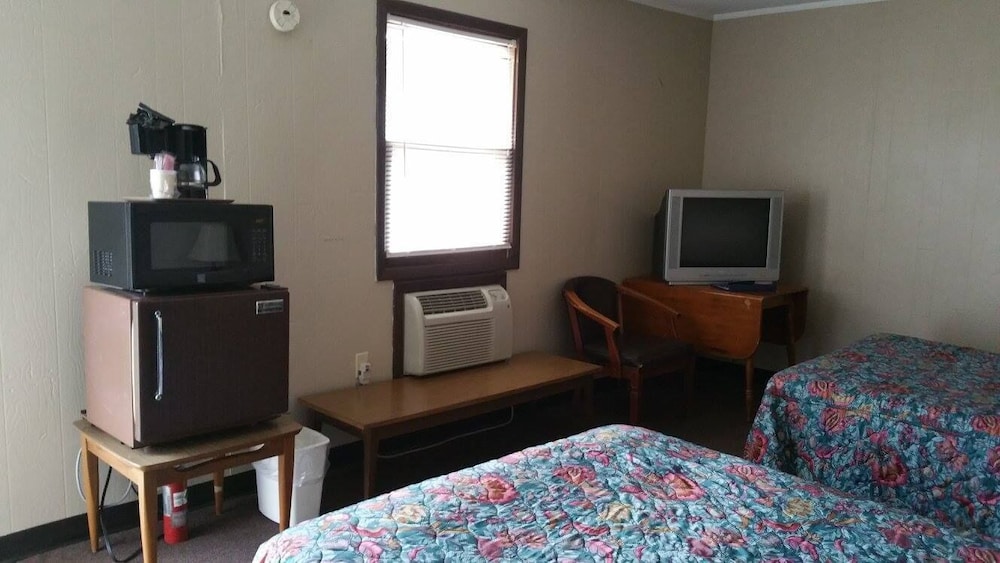 Room, 1 Bedroom, Non Smoking (Hotel - Double Queen Room) photo 2