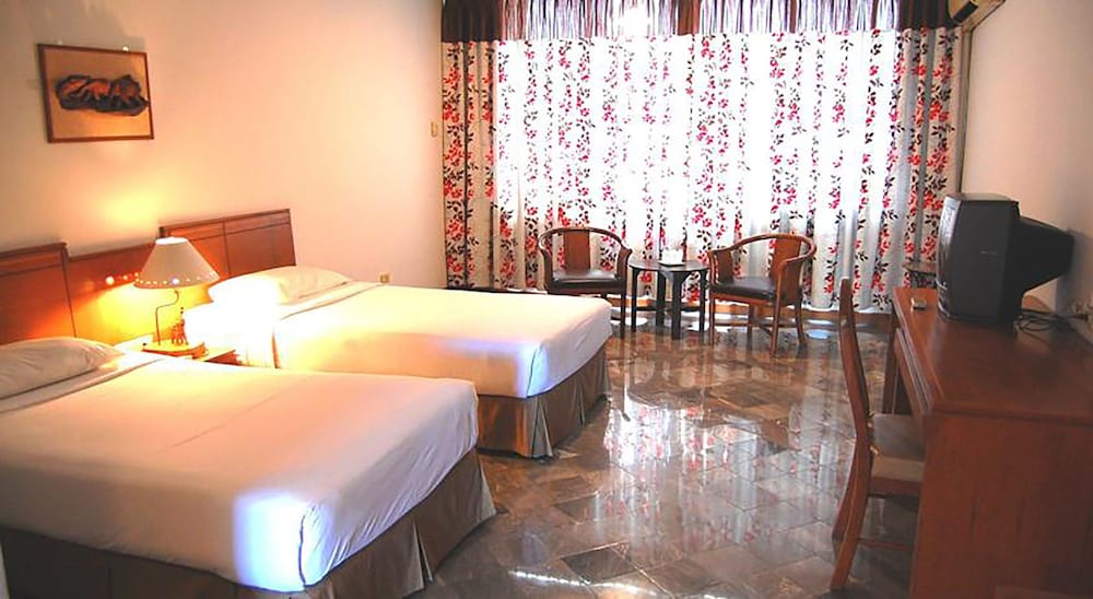 Superior Plus Room