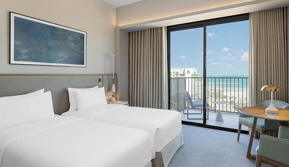 Deluxe Room, 2 Twin Beds, Partial Sea View
