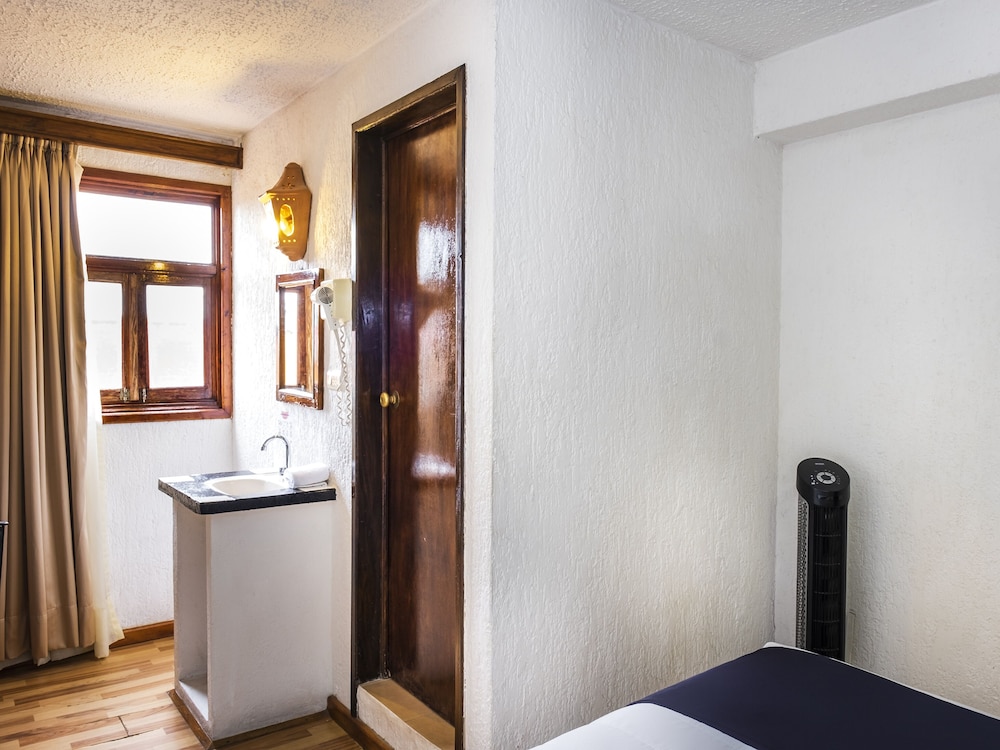 Standard Room - Photo 5