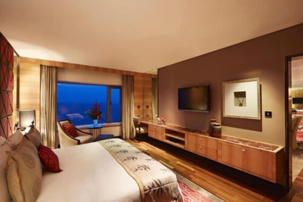 Grande Luxury, Grand Suite, 1 King Bed, Sea View