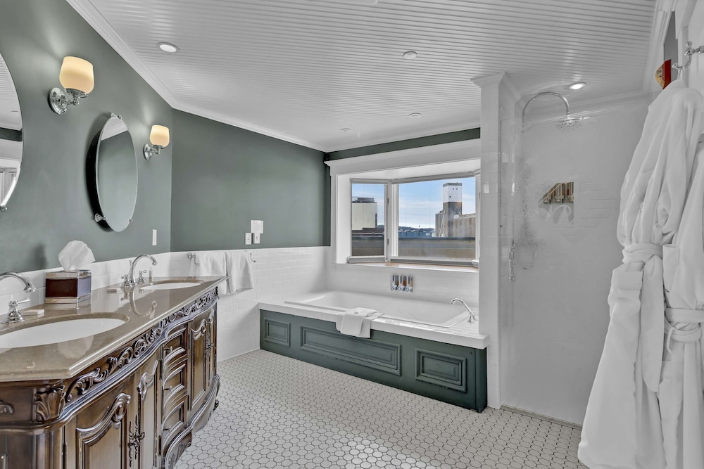 Junior Suite Riverside photo 3