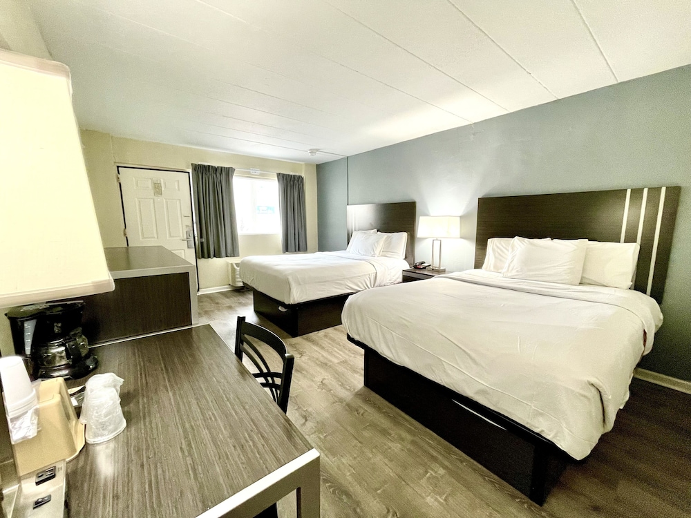 Standard Room, 2 Queen Beds, Non Smoking - Photo 18