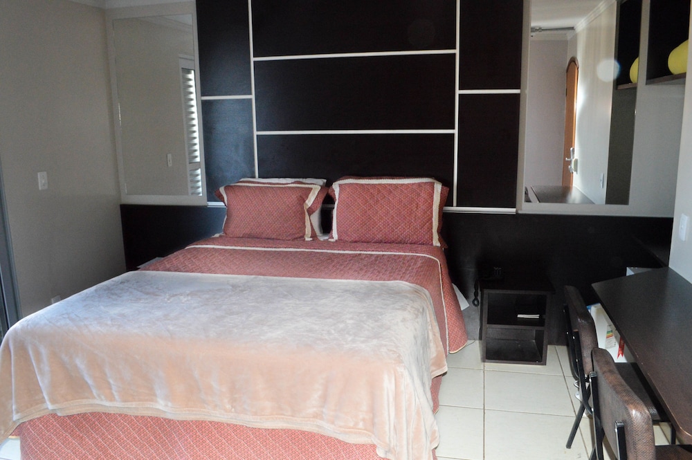 Suite, 1 Queen Bed photo 2