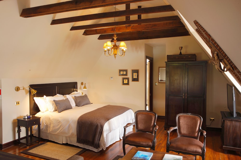 Superior Suite, 1 King Bed photo 1