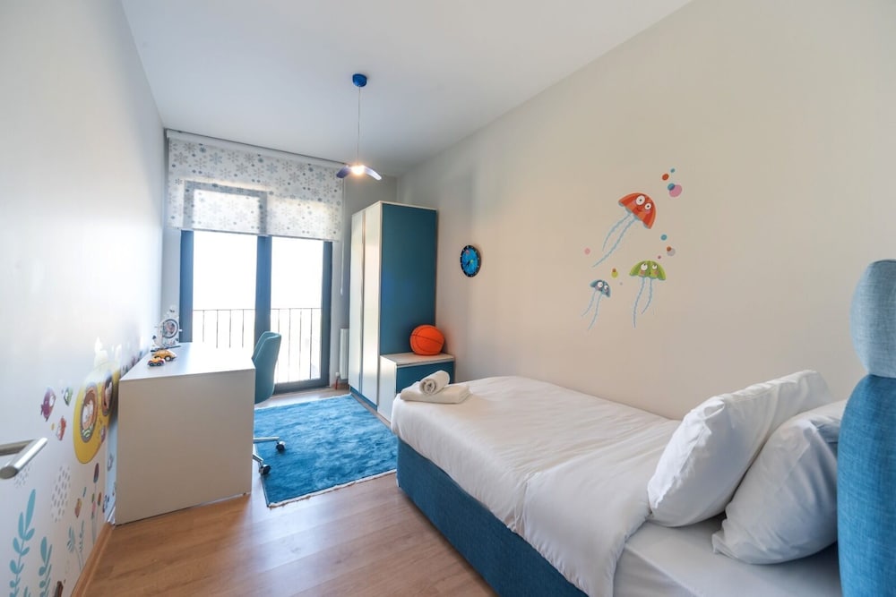 Suite - Photo 3