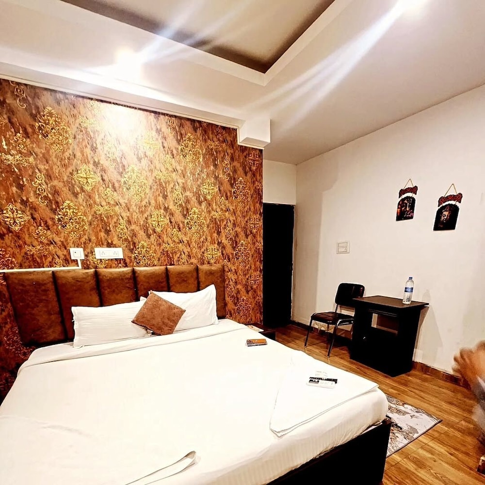Deluxe Double or Twin Room, City View photo 2