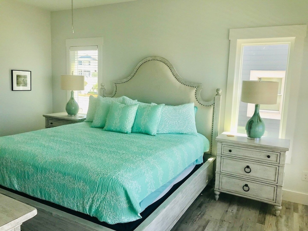 House, 6 Bedrooms photo 2
