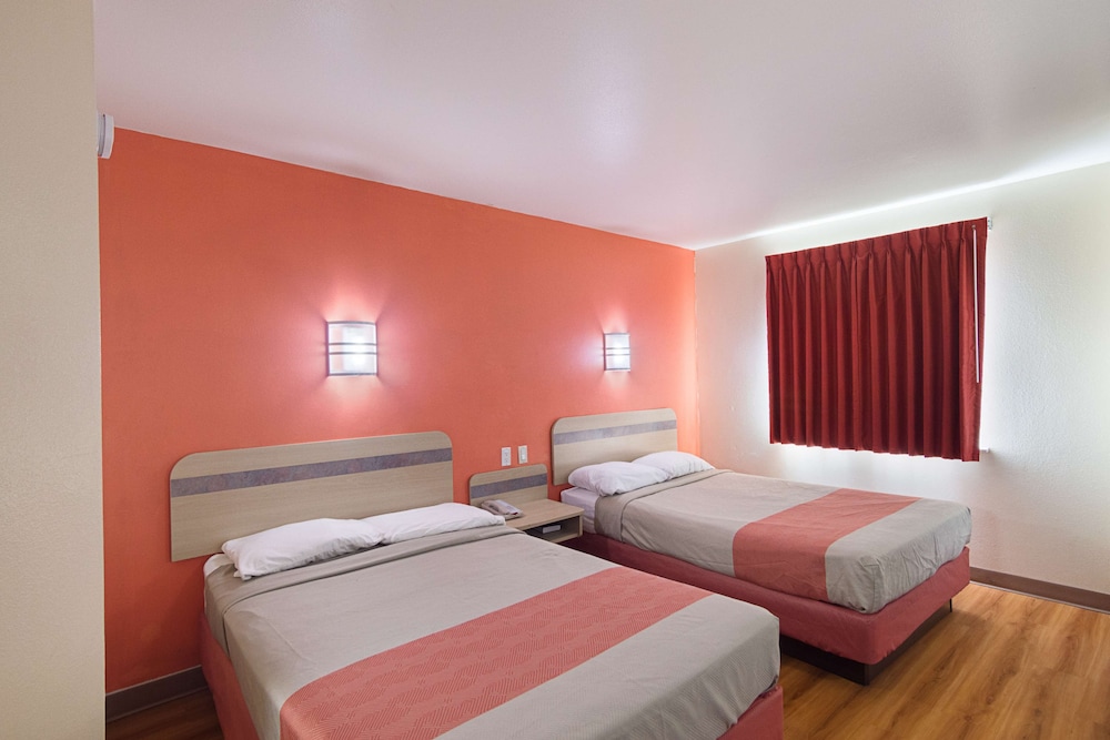Standard Room, 2 Double Beds, Non Smoking photo 1