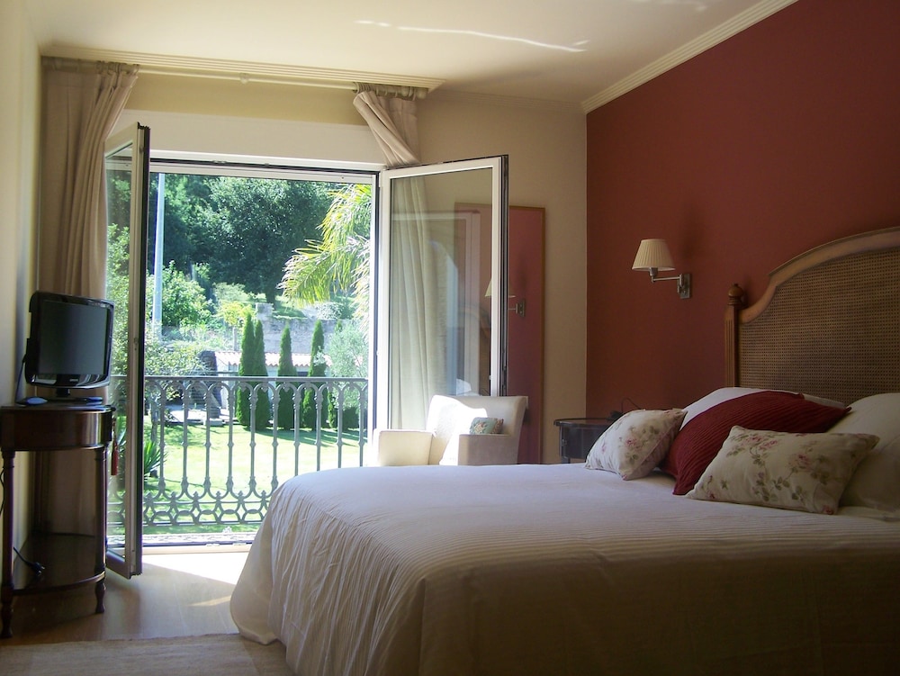 Standard Double Room, Garden View