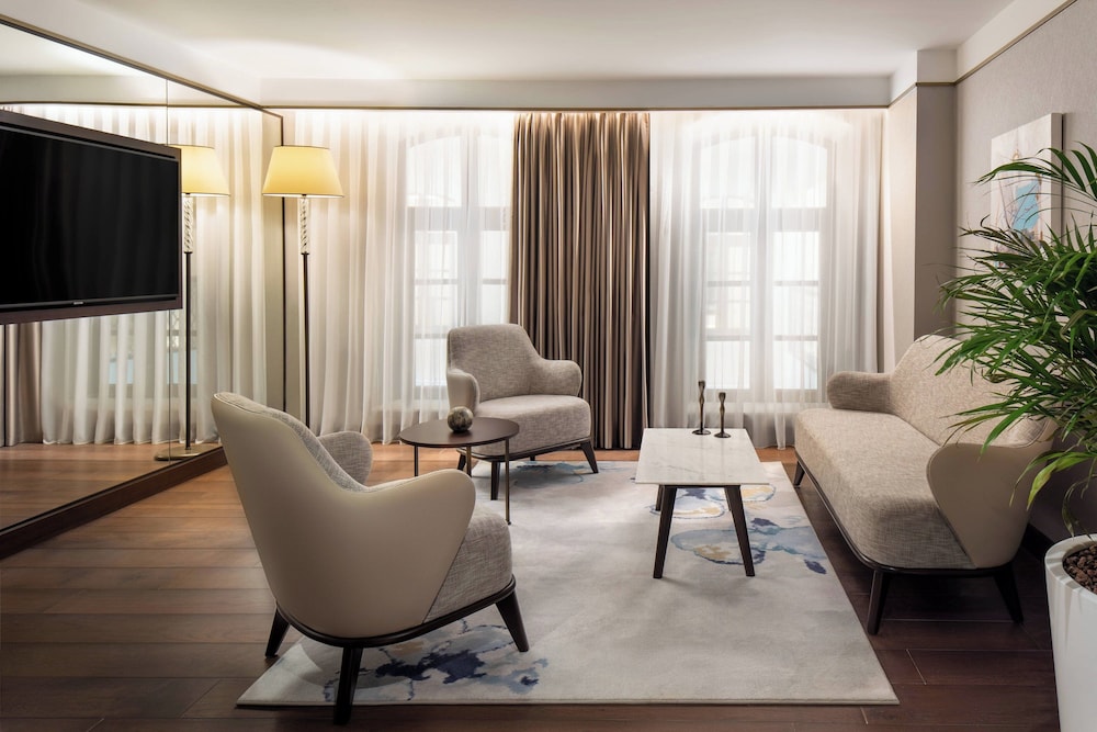 Loft Atrium Suite