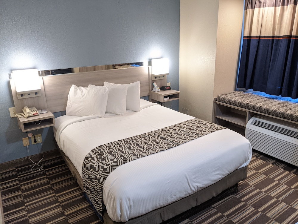Room, Accessible photo 2