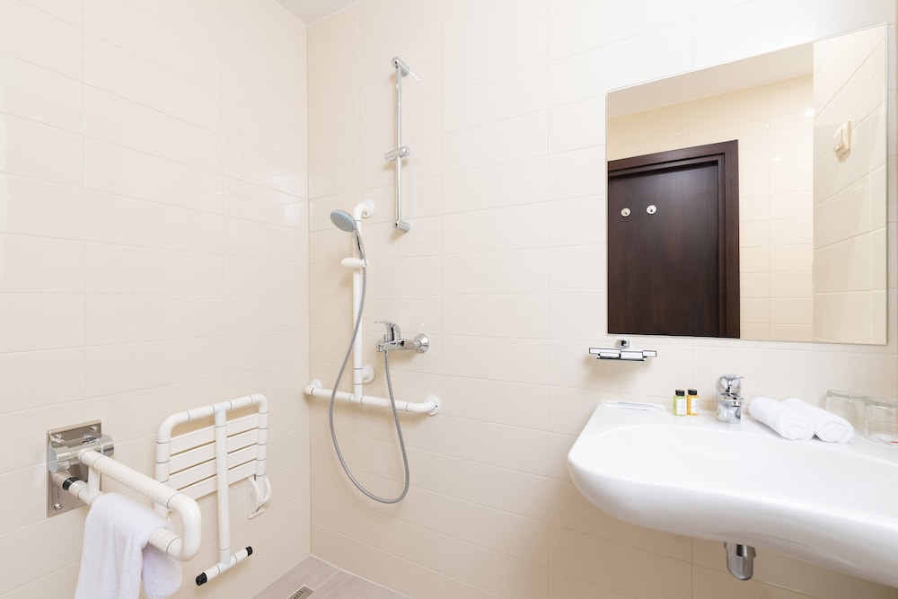 Standard Twin Room, Accessible photo 2