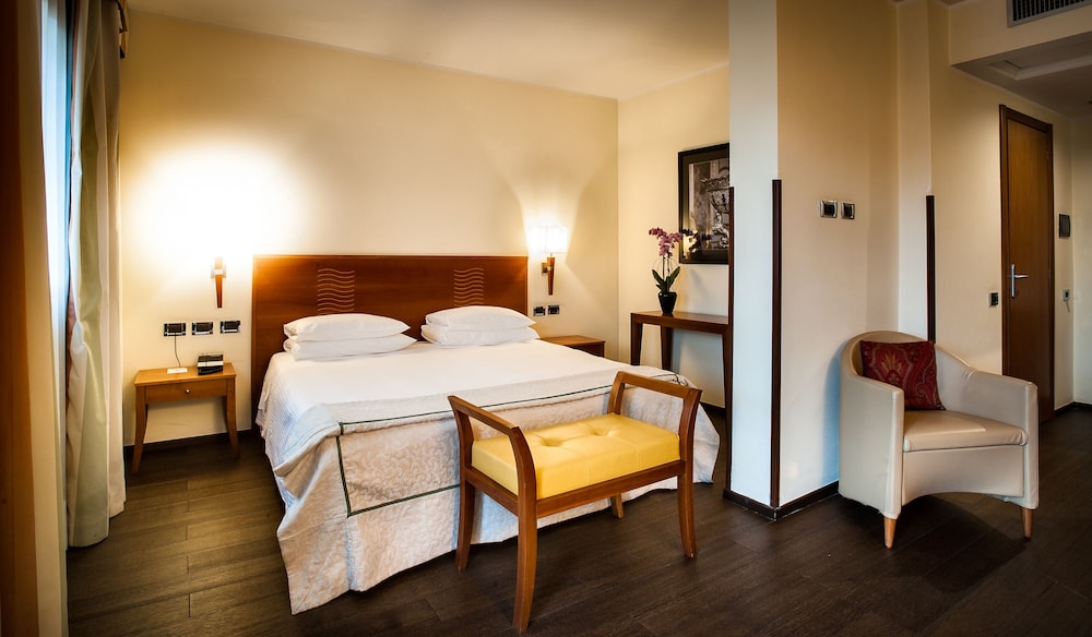 Junior Suite, Balcony - Photo 3