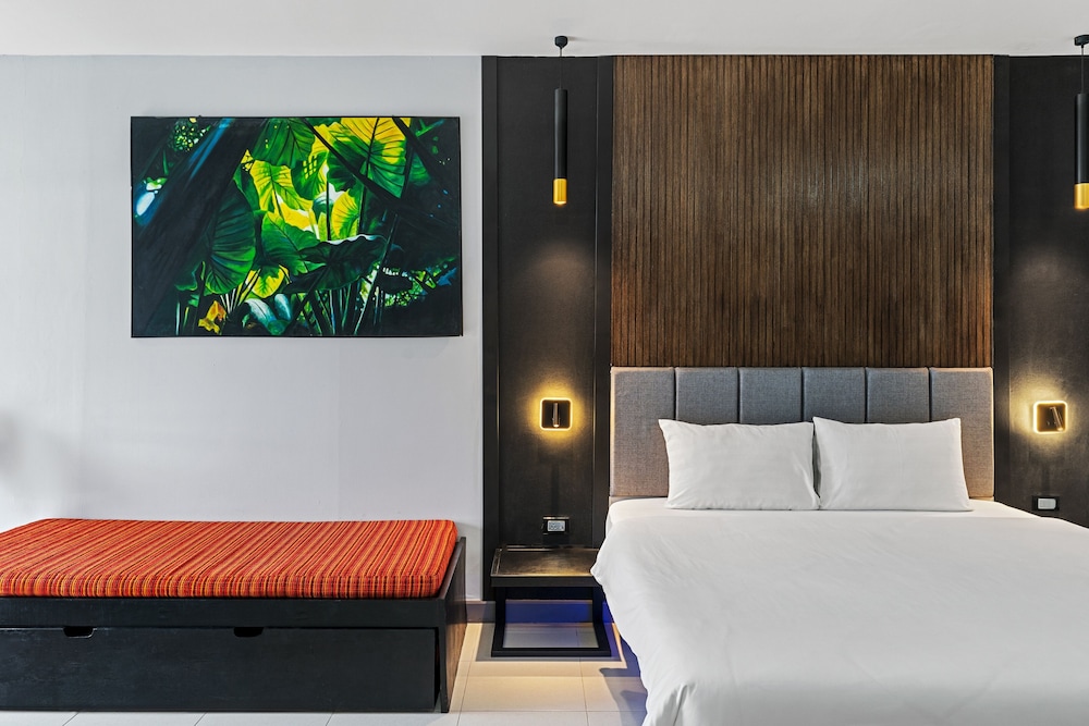 Deluxe Room, Pool Access - Photo 4