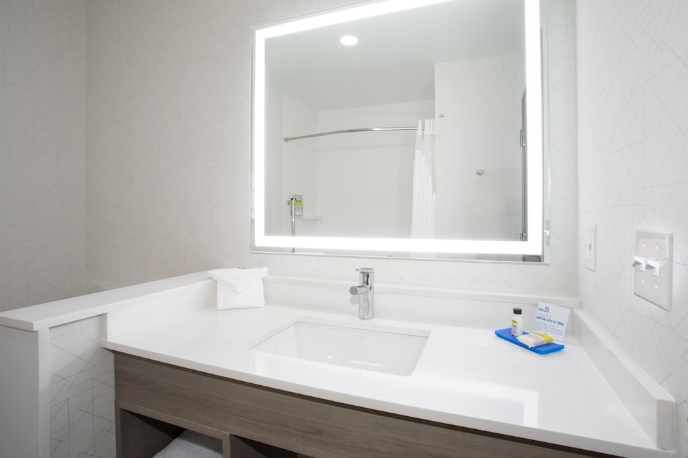 Standard Room, 2 Queen Beds, Accessible (Communications) - Photo 4