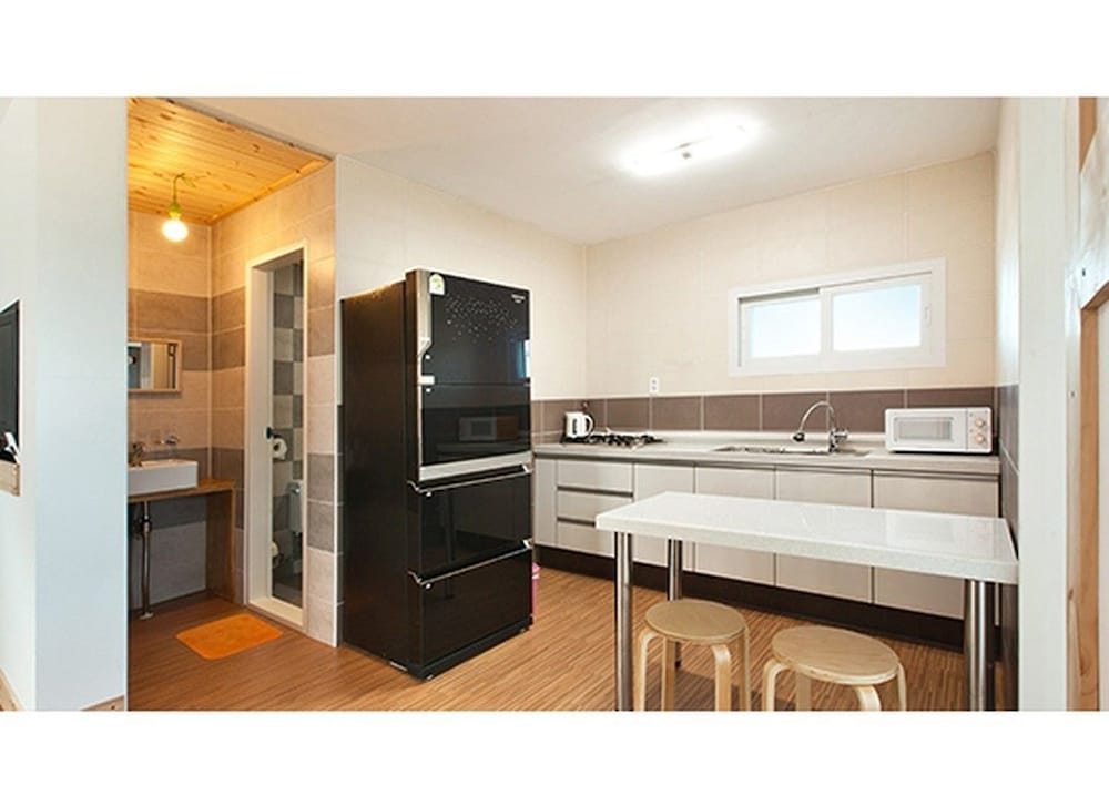 Room (Orange House) photo 3