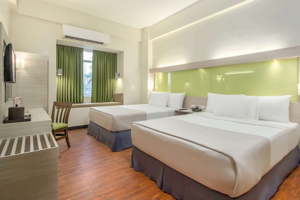 Room, 2 Queen Beds, Non Smoking - Photo 1