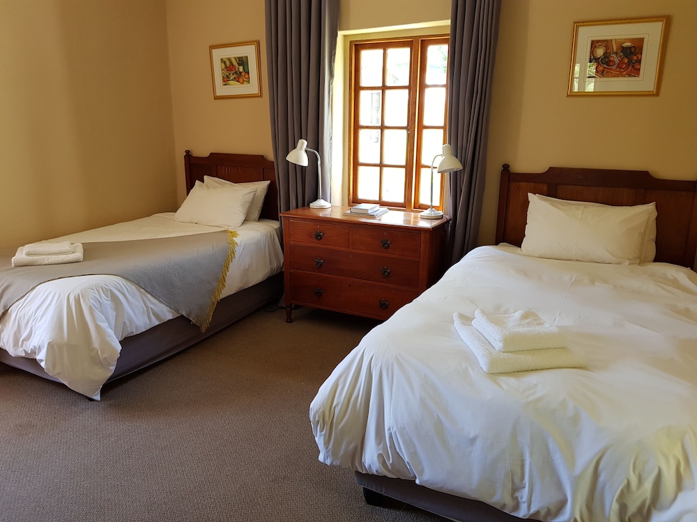 Standard Twin Room photo 2