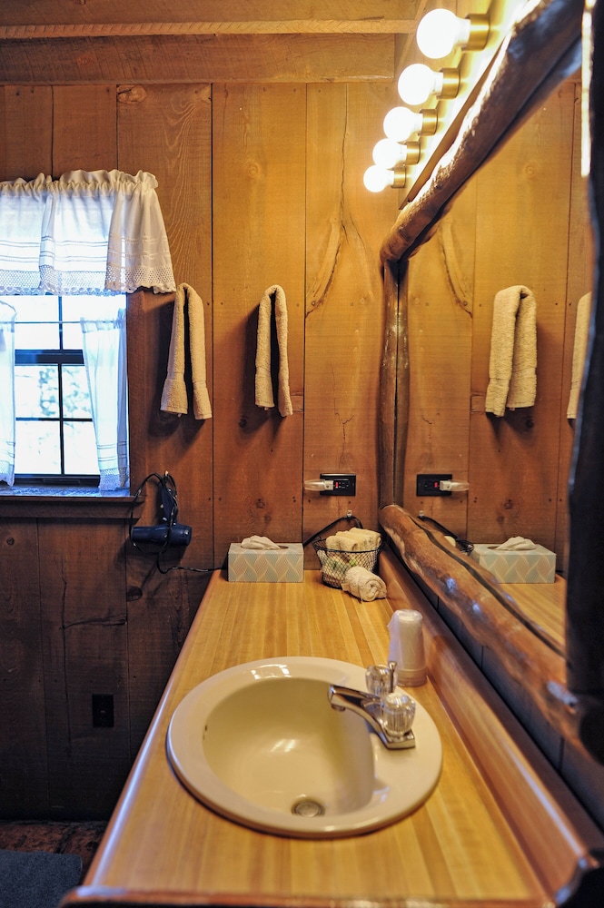Cabin A photo 2