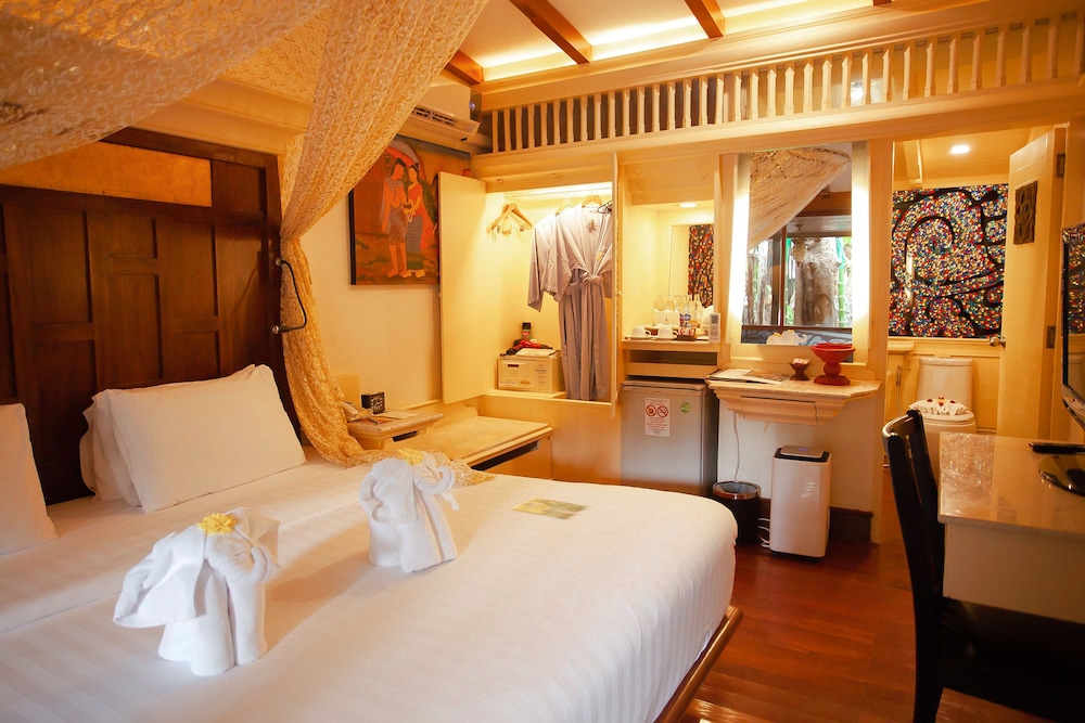 Deluxe Room, 1 Bedroom, Garden Area - Photo 13