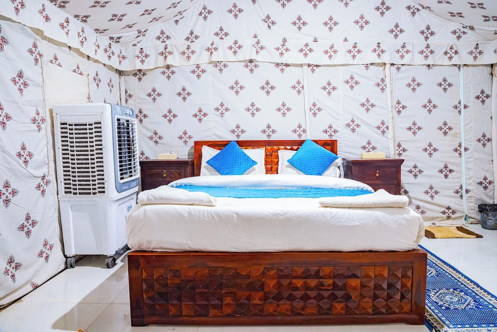Super Deluxe Swiss Tent
