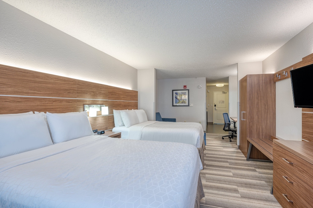 Suite, 2 Queen Beds, Accessible (Communications, Mobility, Access Tub) - Photo 1