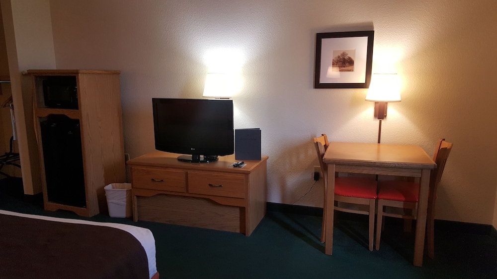 Room, 1 King Bed, Accessible, Non Smoking - Photo 7