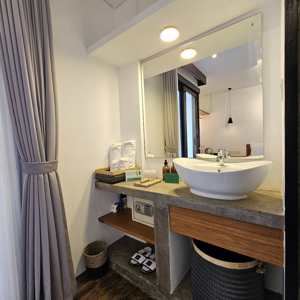 Standard Twin Room - Photo 16