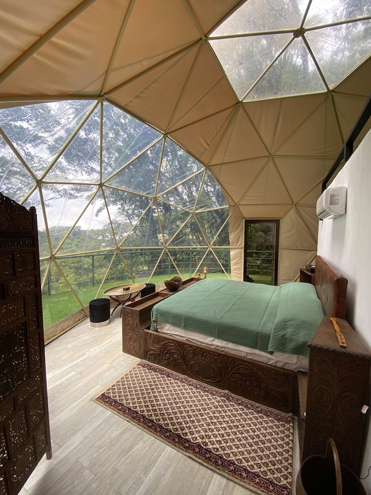 Honeymoon Tent, 1 King Bed, Terrace, Mountain View photo 1