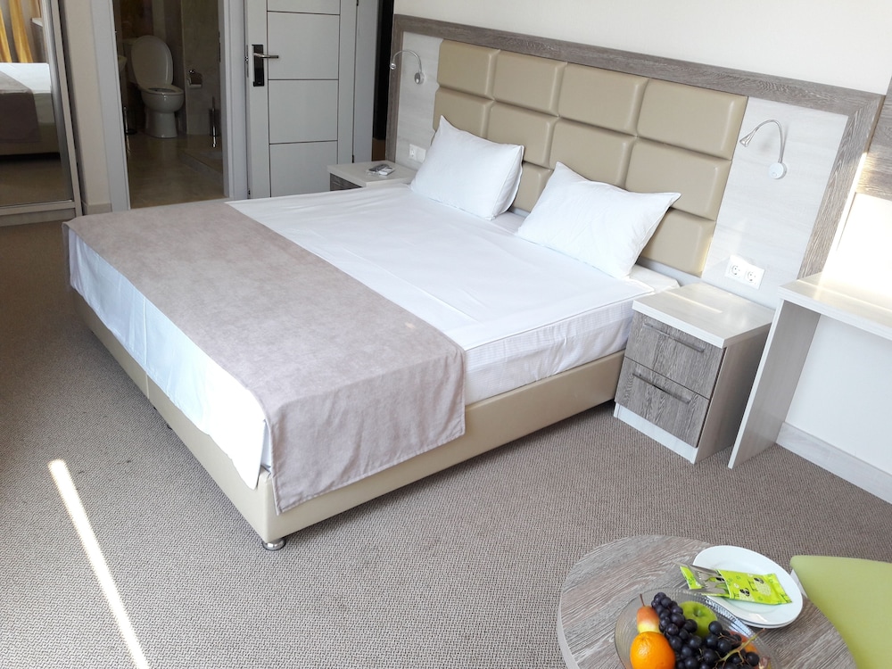 Deluxe Room, Balcony