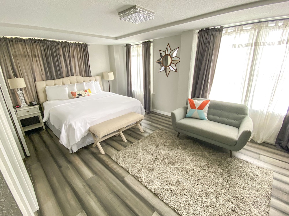 Luxury Room, 1 King Bed, Accessible