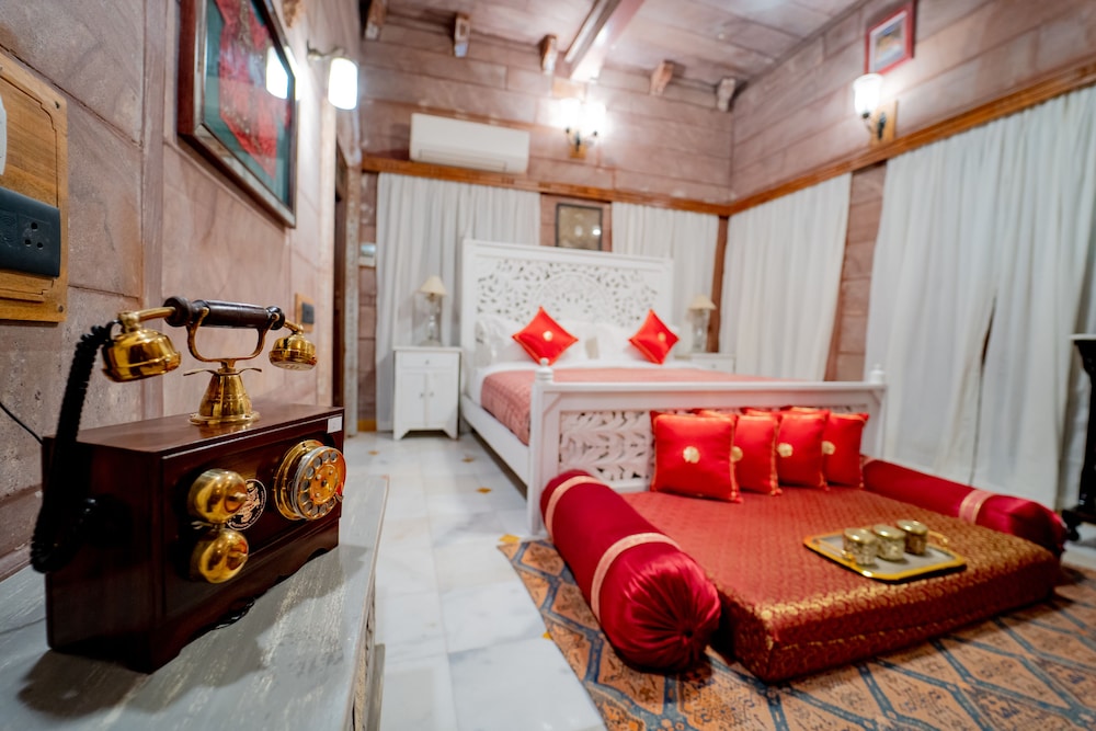 Royal Room photo 2