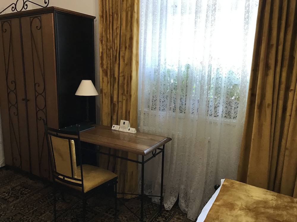 Deluxe Double Room, Ensuite, Garden View (Double Room 007)