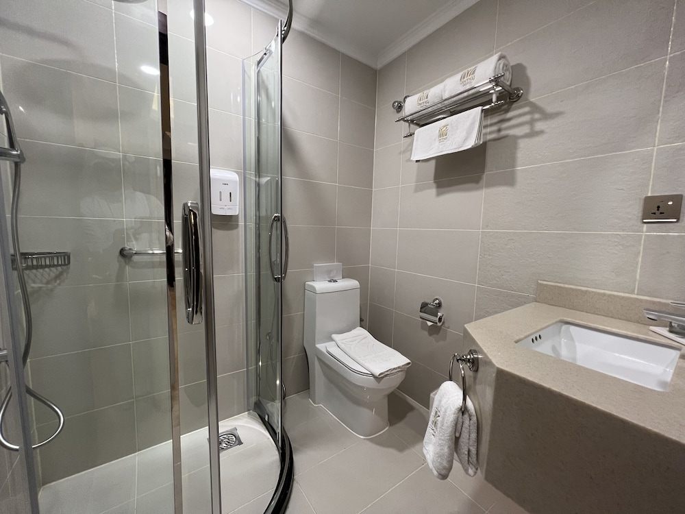 Superior Suite - Photo 5