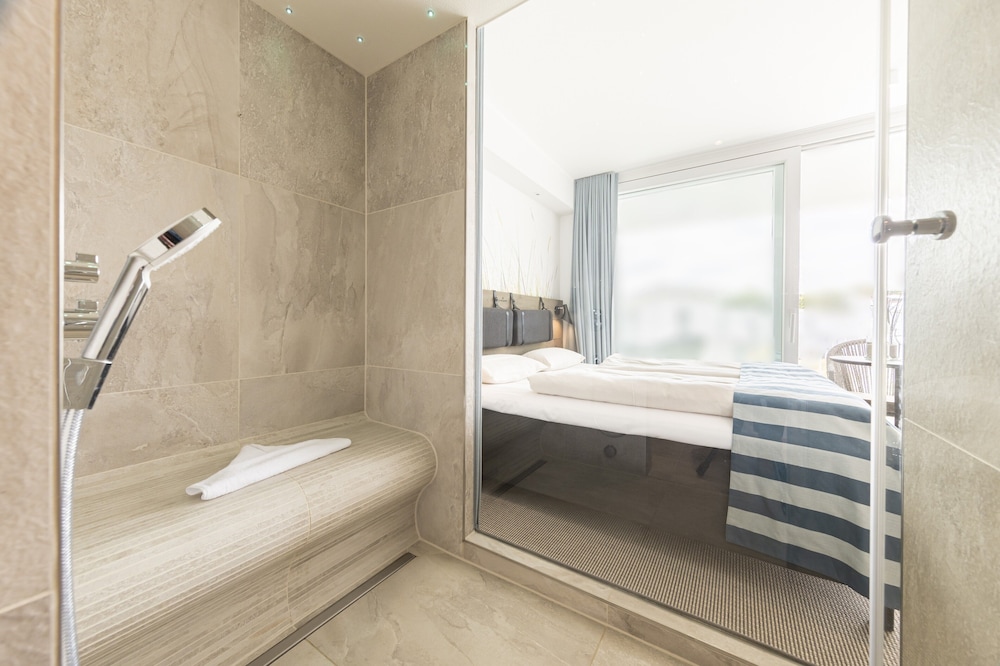 Comfort Double Room, Balcony, Garden View photo 2