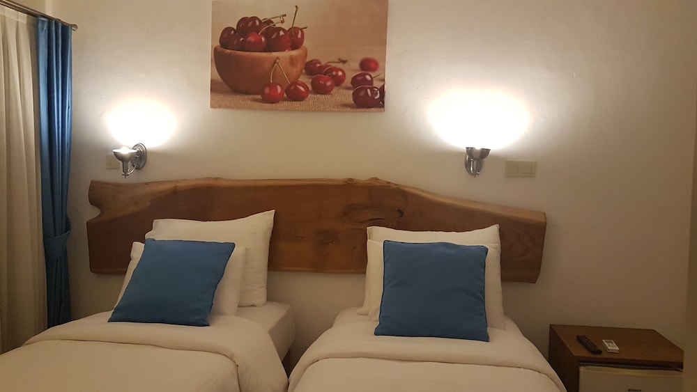 Standard Double or Twin Room - Photo 2