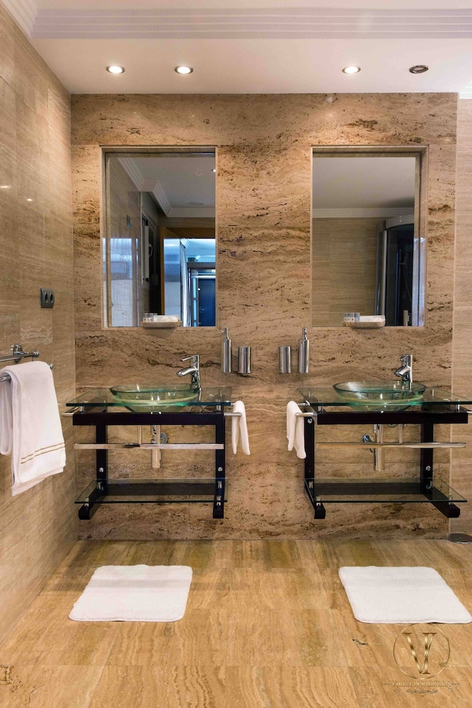 Villa, Multiple Bedrooms