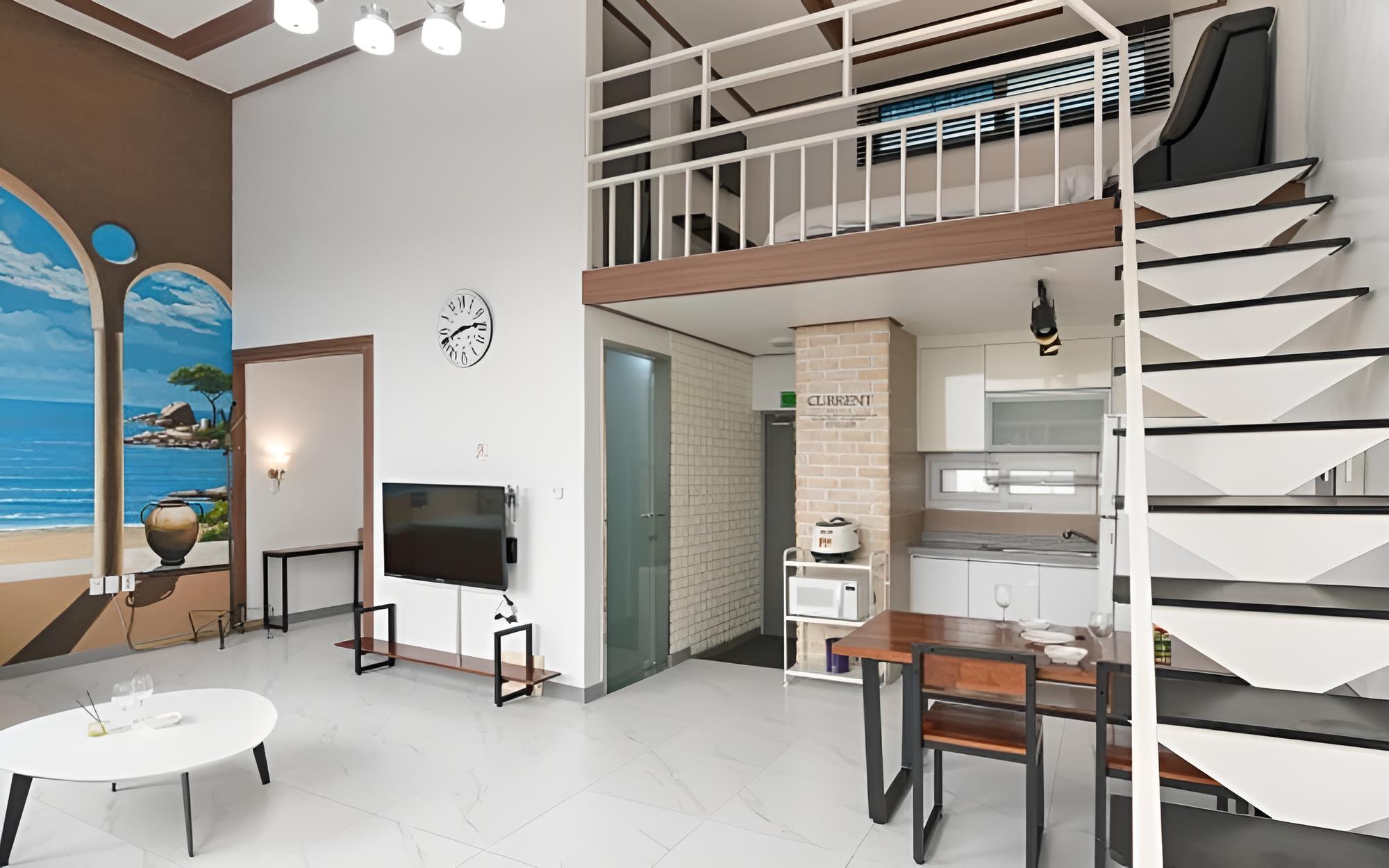 Room (A102 (Ocean View Spa Duplex Netflix F)