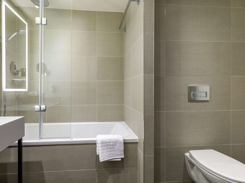 Standard Room, Multiple Beds - Photo 7