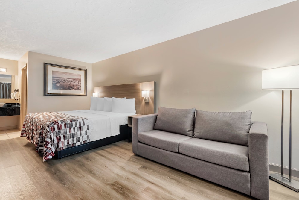 Superior Room, 1 King Bed, Non Smoking - Photo 3