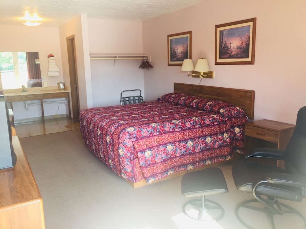 Standard Room, 1 King Bed